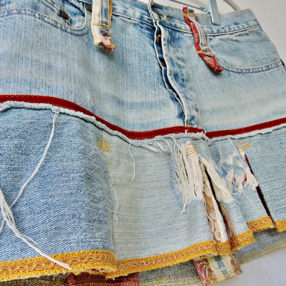 Divided H&M Button Front Pleated Denim Mini Skirt